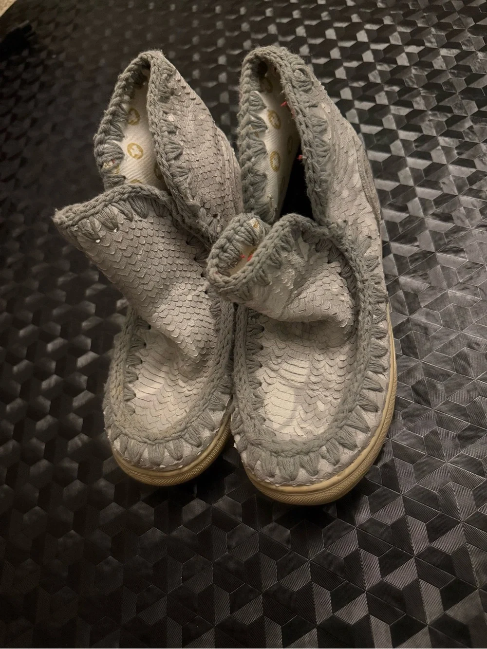 {MOU} Summer Eskimo Silver Gray Shearling-Trim Crochet Stitched Winter Boot